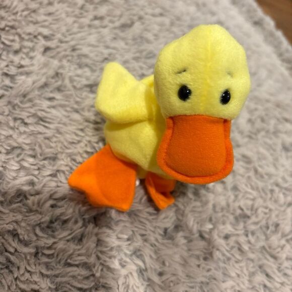 Ty Beanie Babys - Quackers The Duck 6" Plush Toy (4024) - Picture 2 of 4